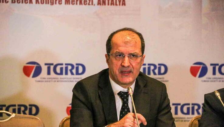 Prof. Dr. Levent Oğuzkurt: “Toplardamar pıhtılarında kritik süre ilk 15 gün”