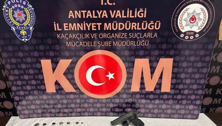 Antalya’da kaçakçılık yapan 10 şüpheli yakalandı