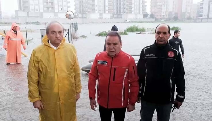 Selin etkilediği mahallelerde yemek ve su dağıtıldı