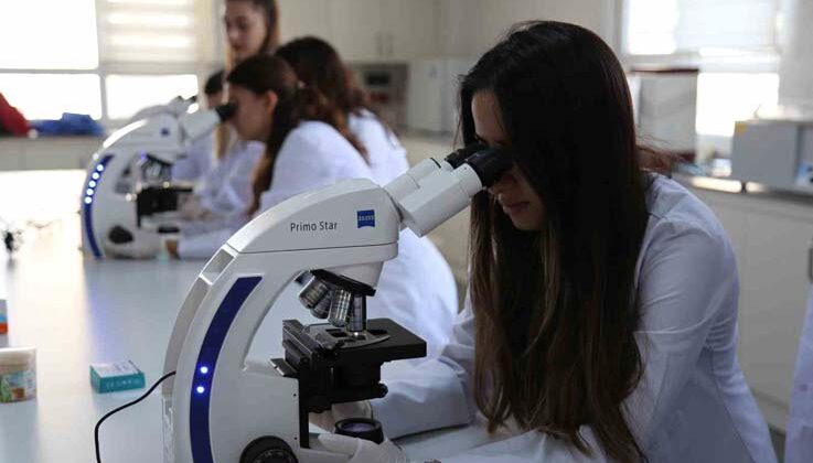 ALKÜ’de sağlık öğrencilerine fırsat eğitimi