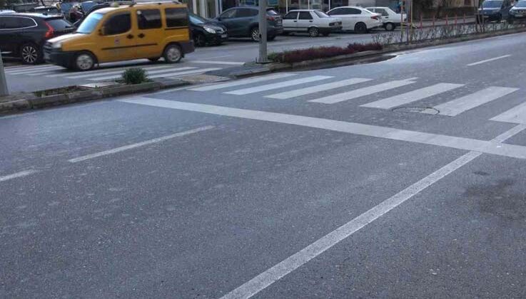 Kontrolden çıkan motosiklet aydınlatma direğine çarptı, ibresi 102 kilometrede takılı kaldı