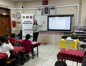 Alanya’da Eko Okullarda Atıksız Yaşam ve Atıkların Geri Kazanımı eğitimi düzenleniyor