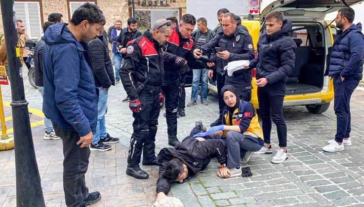 Ticari taksi ve motosiklet sürücüsü arasında yol verme kavgası: 1 yaralı