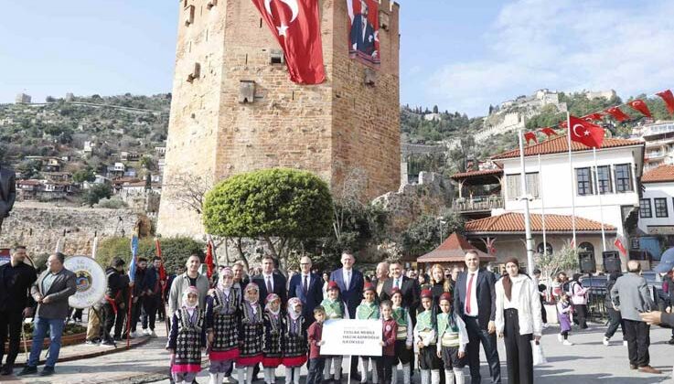 Atatürk’ün Alanya’ya gelişinin 89. yıl dönümü törenle kutlandı