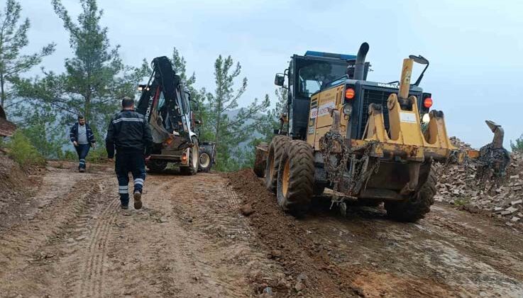 Antalya Büyükşehir ekiplerinin Alanya kırsalında çalışmaları sürüyor