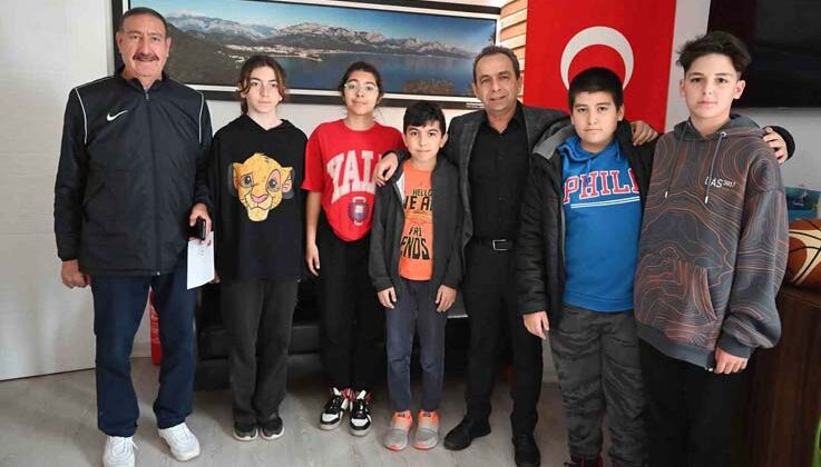 Kemer Belediyesi’nden sporculara ulaşım desteği