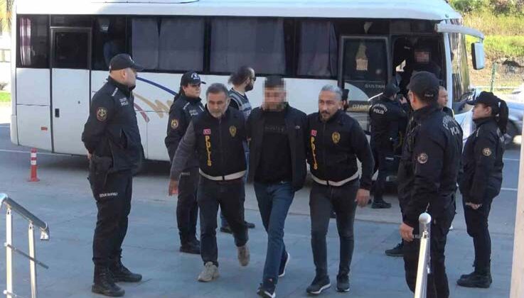 Alanya’da 1 kişinin ölümüyle sonuçlanan silahlı saldırıda 11 şüpheli adliyeye getirildi