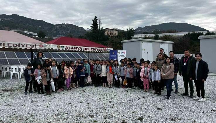 Öğrenciler yenilenebilir enerji hakkında bilgilendirildi