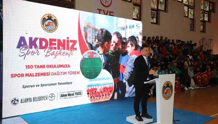 Başkan Yücel’den 150 okula spor malzemesi yardımı