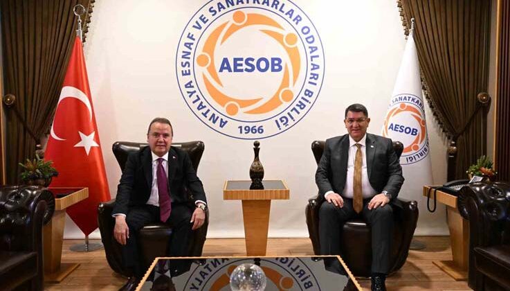 Servisçi esnafından Başkan Böcek’e destek