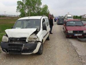 Antalya’da 3 araçlı zincirleme kaza: 1 yaralı