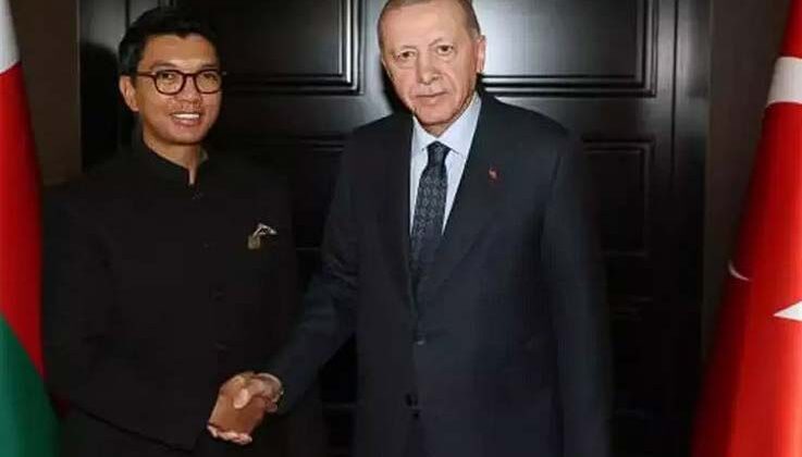 Cumhurbaşkanı Erdoğan, Madagaskar Cumhurbaşkanı Rajoelina ile bir araya geldi