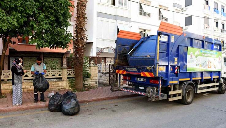 Çevreci komşu kart mart ayında bin 204 ağacı kesilmekten kurtardı