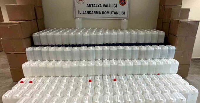 Antalya’da 3 ton kaçak alkol ele geçirildi