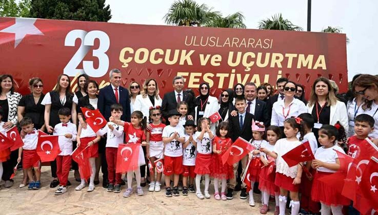 Dünya çocukları Antalya’dan barış mesajı verdi