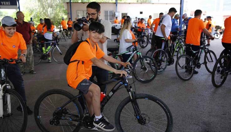 Büyükşehirden kırsalda vatandaşlara bisiklet turu