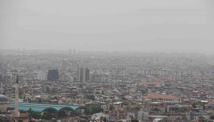 Antalya’nın deniz manzarasına çöl tozu perdesi