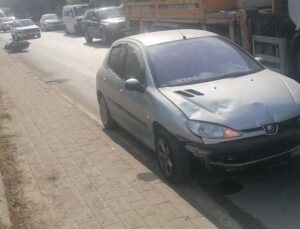 Otomobille çarpışan motosiklet sürücüsü yaralandı