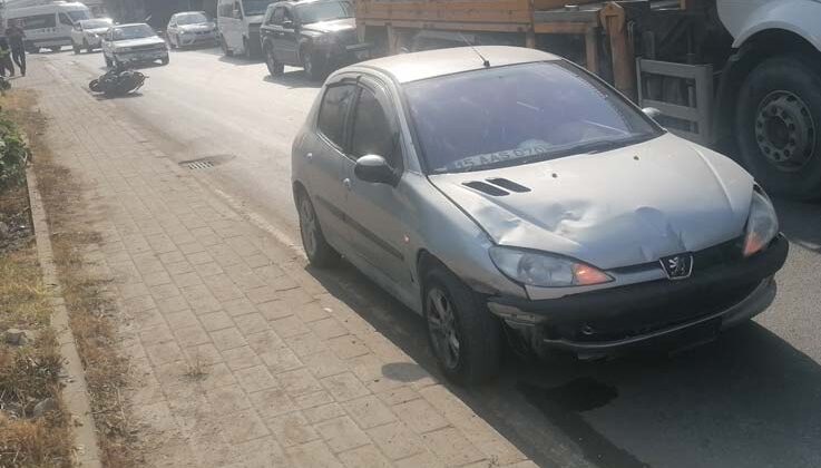 Otomobille çarpışan motosiklet sürücüsü yaralandı