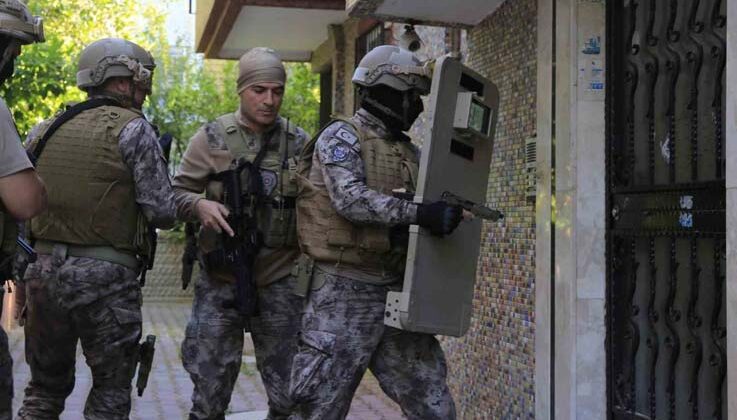 Antalya’da sosyal medya üzerinden uyuşturucu satışına eş zamanlı operasyon