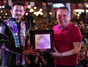 Antalyalı gençler, 19 Mayıs’ı Burak Yeter ile kutladı