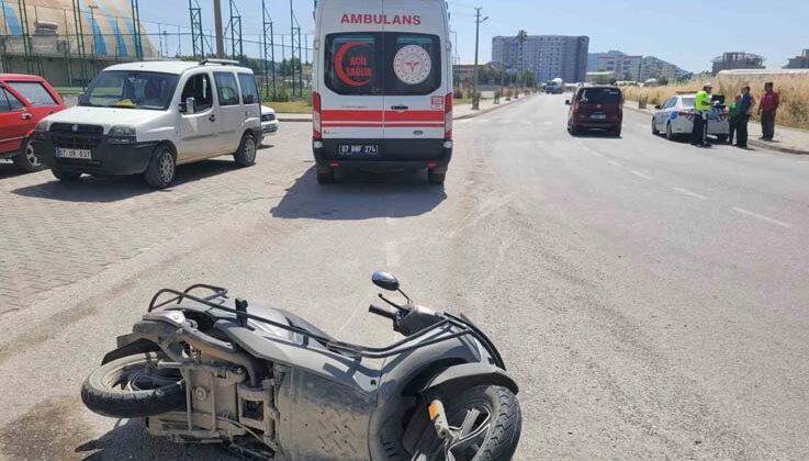 Otomobil ile motosiklet çarpıştı: 1 yaralı