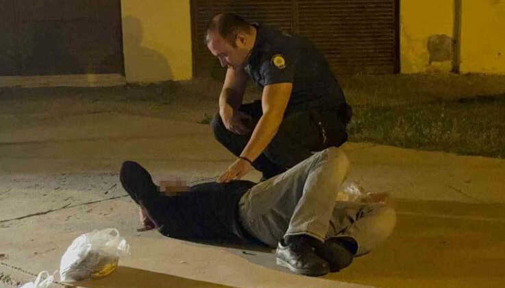Alkol komasına girip kaldırıma başını çarptı, yardıma gelenlerden sigara istedi