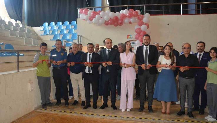 Korkuteli 3. Eğitim Şenliği Kitap Fuarı yoğun ilgi gördü