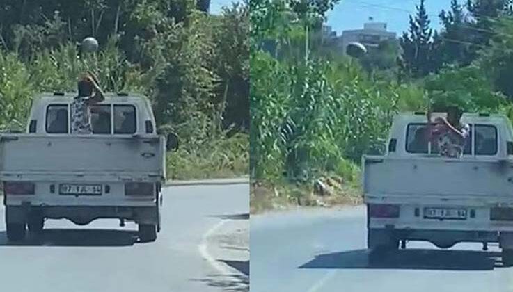 Elde kalan karpuzları tekmeyle kamyonet kasasından yola fırlattı