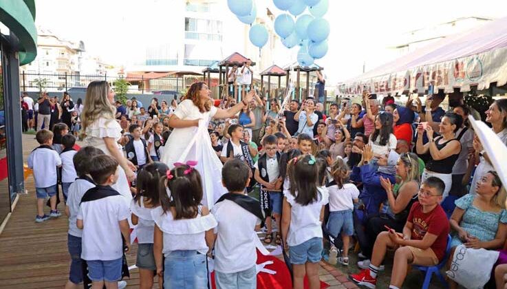 Alanya Belediyesi Kreş ve Çocuk Akademisi’nde mezuniyet heyecanı