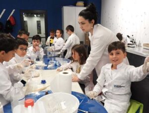 Antalya Bilim Merkezi’nden çocuklara ‘Tematik Bilim Kampı’