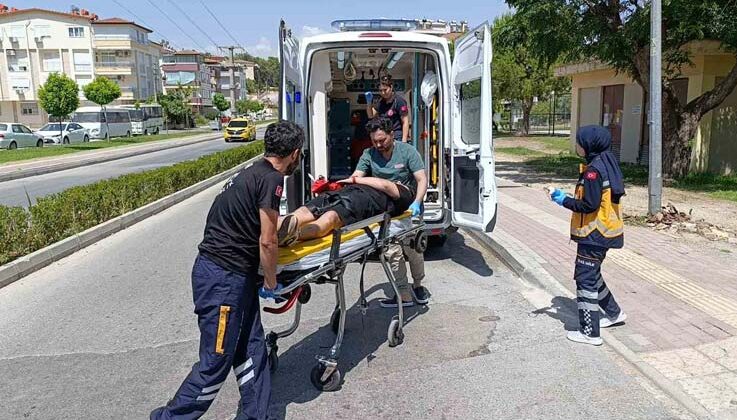 Manavgat’ta otomobil ile motosiklet çarpıştı: 1 yaralı