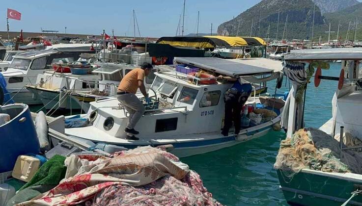 Antalya’da teknesinde yaşayan adam ölü bulundu