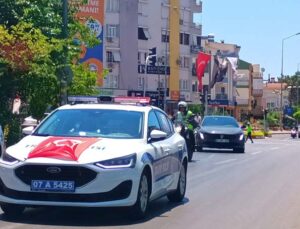 Polis, Jandarma ve Sahil Güvenlik’ten 15 Temmuz korteji