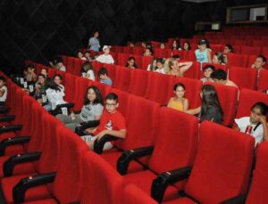 Kemer’de geleceğin müzisyenleri ve yelkencileri Cinemapink’te buluştu