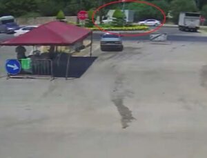 Otomobil kamyonete ok gibi saplanıp devirdi, ortalık savaş alanına döndü