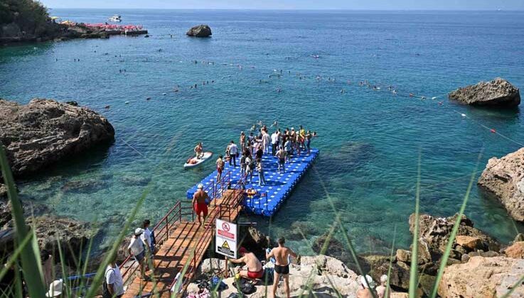 Muratpaşa Belediyesi, halk plajlarının yeniden tahsisi için başvuru sürecini tamamladı