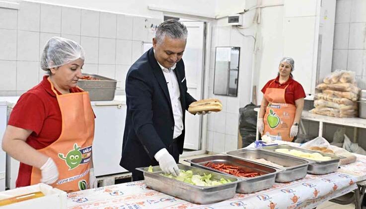 Muratpaşa Belediyesi’nden, okul menüsü desteği
