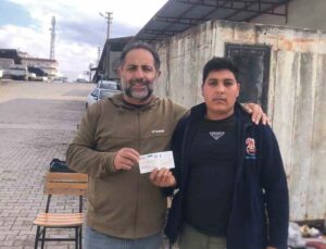 Halde yevmiye ile çalışan Suriye uyruklu genç, bulduğu 315 bin liralık çeki sahibine teslim etti