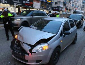 Antalya’da 3 aracın karıştığı zincirleme kazada 1 kişi yaralandı