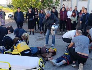 Motosiklet ile otomobil çarpıştı, 2 genç kız ağır yaralandı