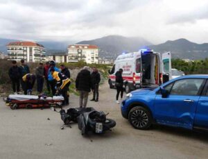 Alanya’da otomobil ile motosiklet çarpıştı: 1 yaralı
