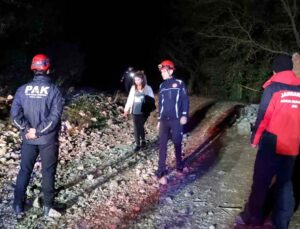 Hava kararınca yolunu kaybeden 29 dağcı için ekipler alarma geçti