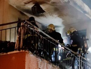Balkona stoklanan cep telefonu bataryaları bomba gibi patladı, mahalleli sokağa döküldü