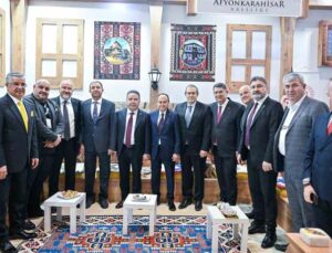 Başkan Böcek, ITB Berlin Fuarı’nda Antalya’yı tanıtıyor