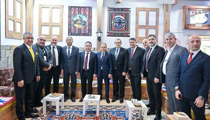Başkan Böcek, ITB Berlin Fuarı’nda Antalya’yı tanıtıyor