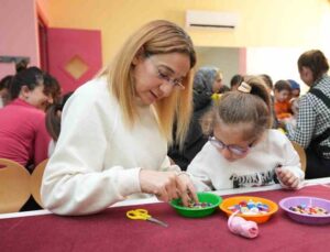 Alanya’da atıklar atölyede sanata dönüştürülüyor