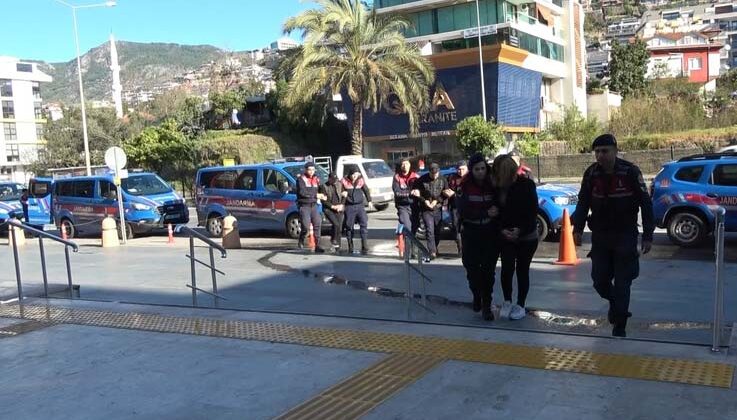Alanya’da ’Vurgun Operasyonu’nda yakalanan 7 şüpheli adliyeye sevk edildi