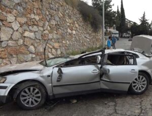 Alanya’da 20 metreden şarampole uçan otomobilin sürücüsü ağır yaralandı