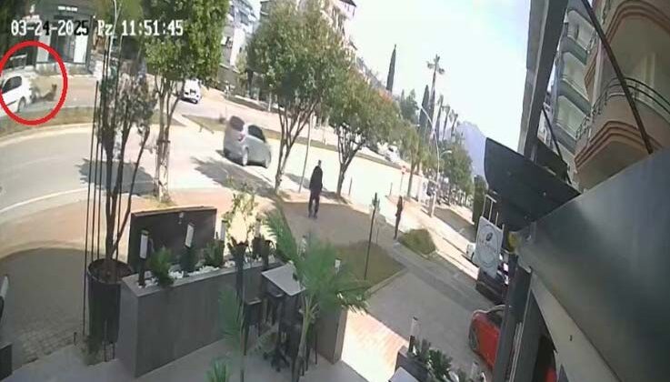 Antalya’da otomobille motosiklet çarpıştı: 2 yaralı